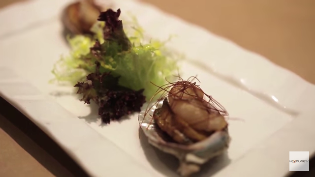 香煎鮮鮑魚配豬背油